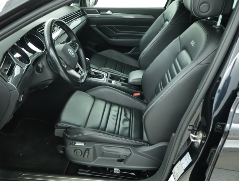 Volkswagen Passat, 2021