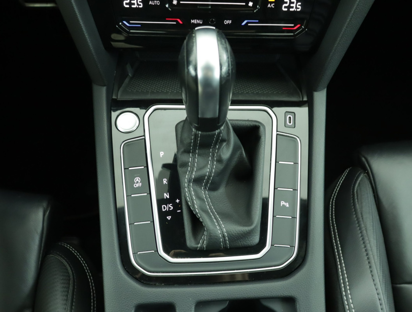 Volkswagen Passat, 2021