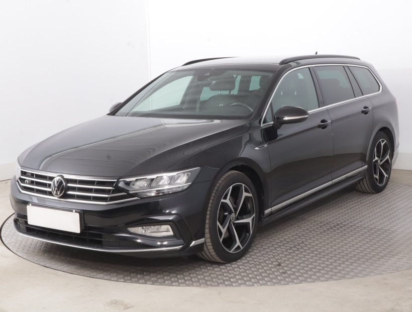 Volkswagen Passat, 2021