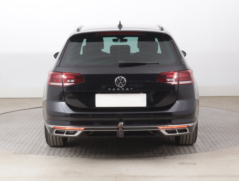 Volkswagen Passat, 2021