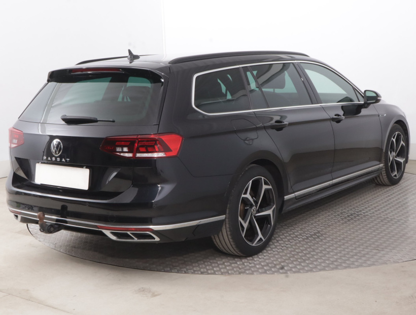 Volkswagen Passat, 2021