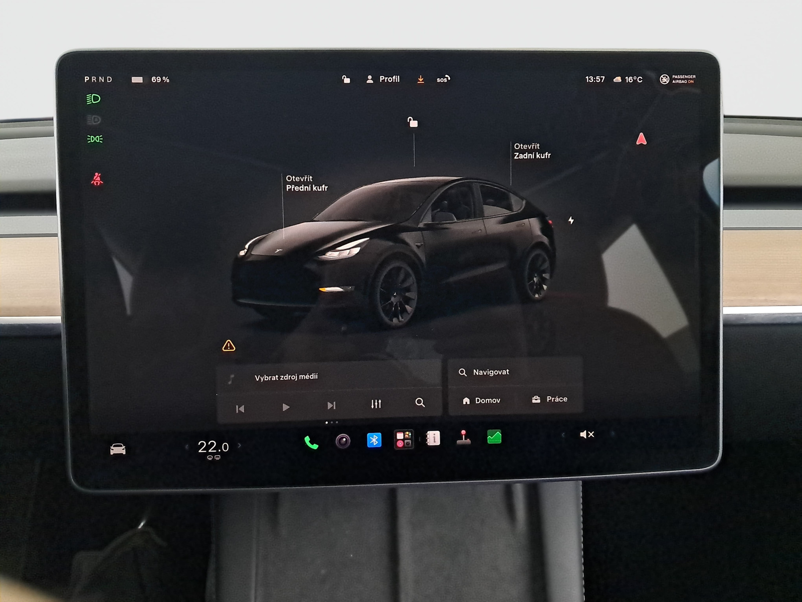 Tesla Model Y Long Range AWD – fotografie 17