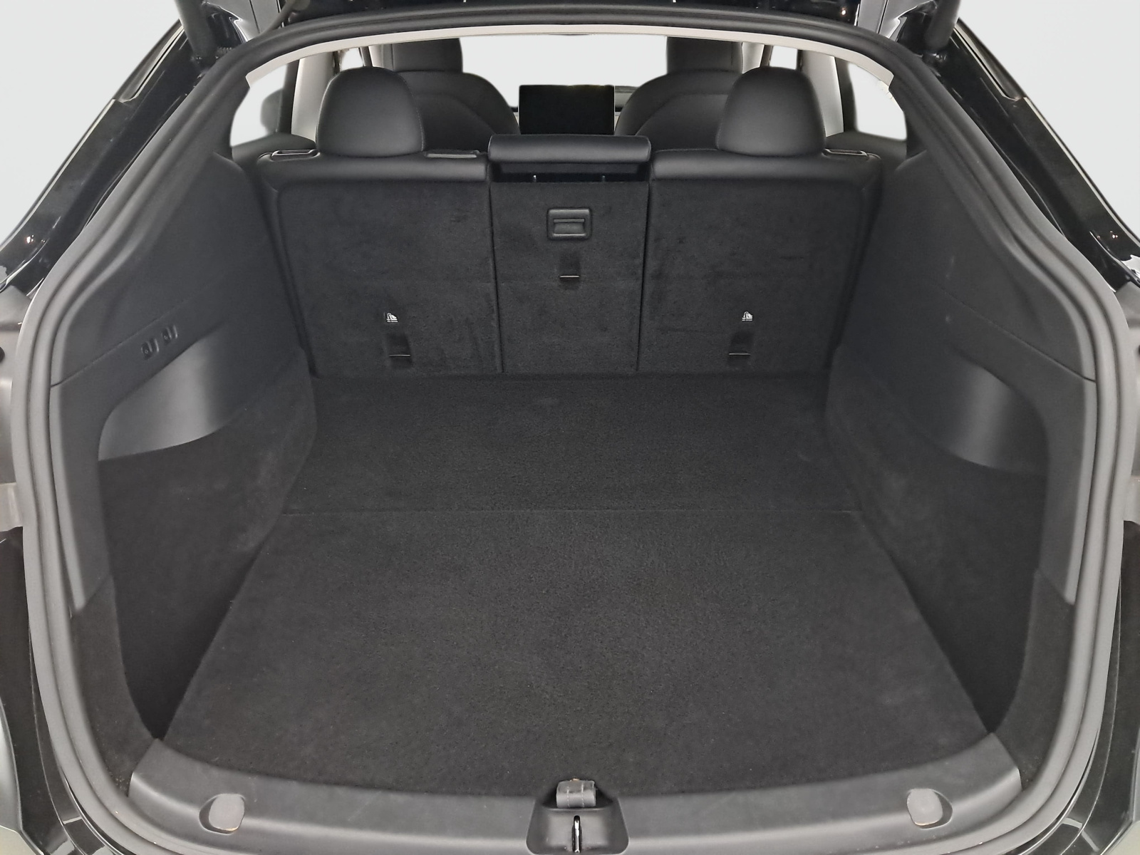 Tesla Model Y Long Range AWD – fotografie 19