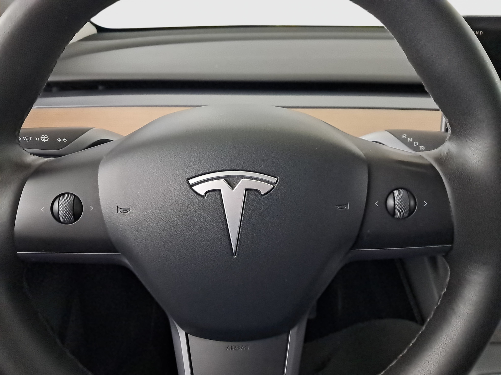 Tesla Model Y Long Range AWD – fotografie 21