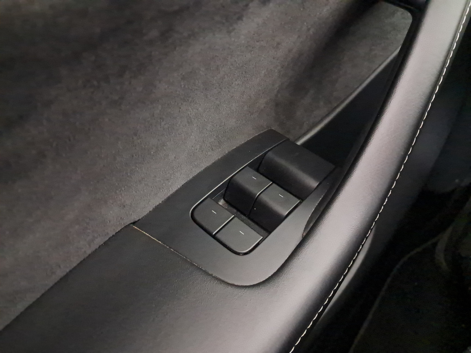 Tesla Model Y Long Range AWD – fotografie 23