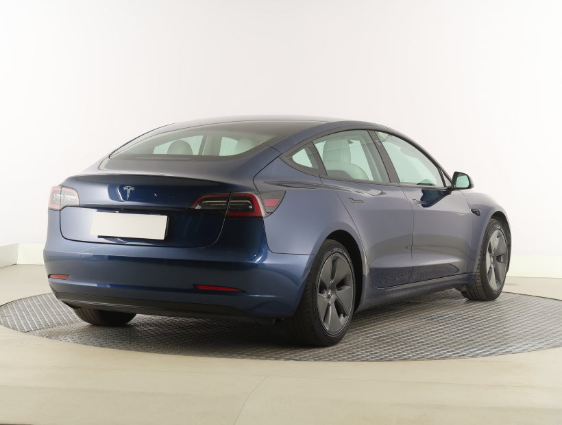 Tesla Model 3, 2021