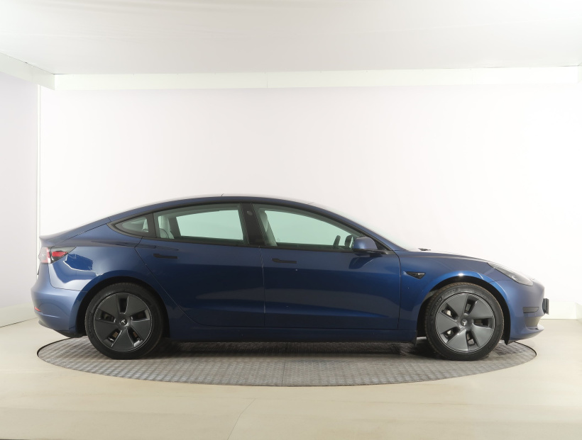 Tesla Model 3, 2021