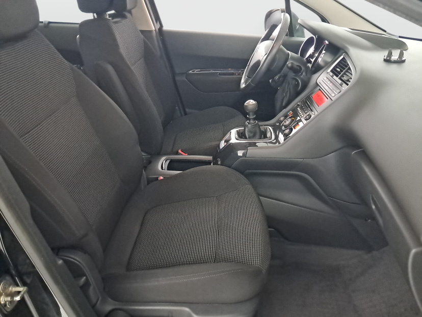 Peugeot 5008, 2011