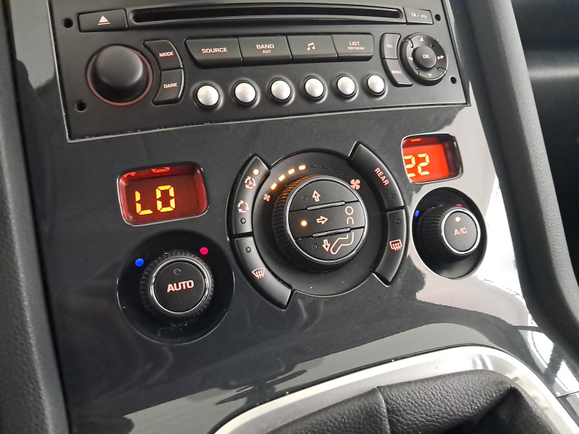 Peugeot 5008, 2011
