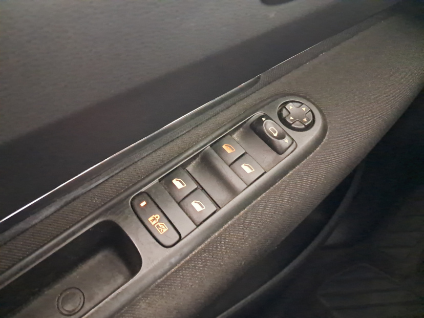 Peugeot 5008, 2011