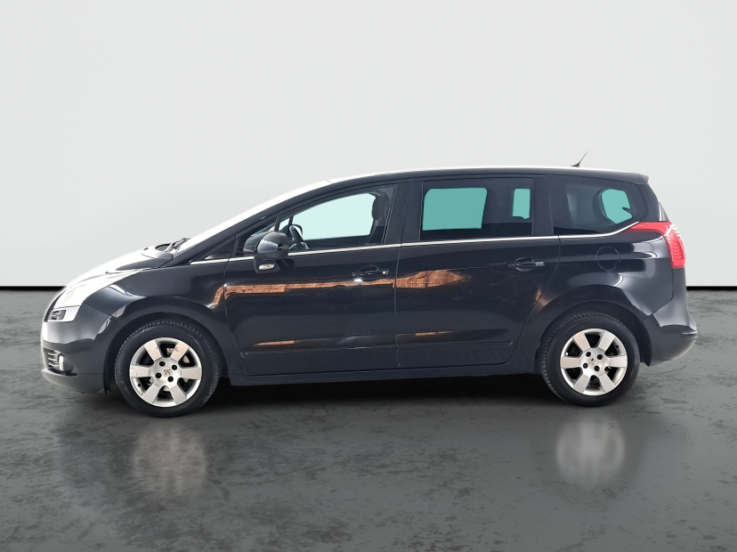 Peugeot 5008, 2011