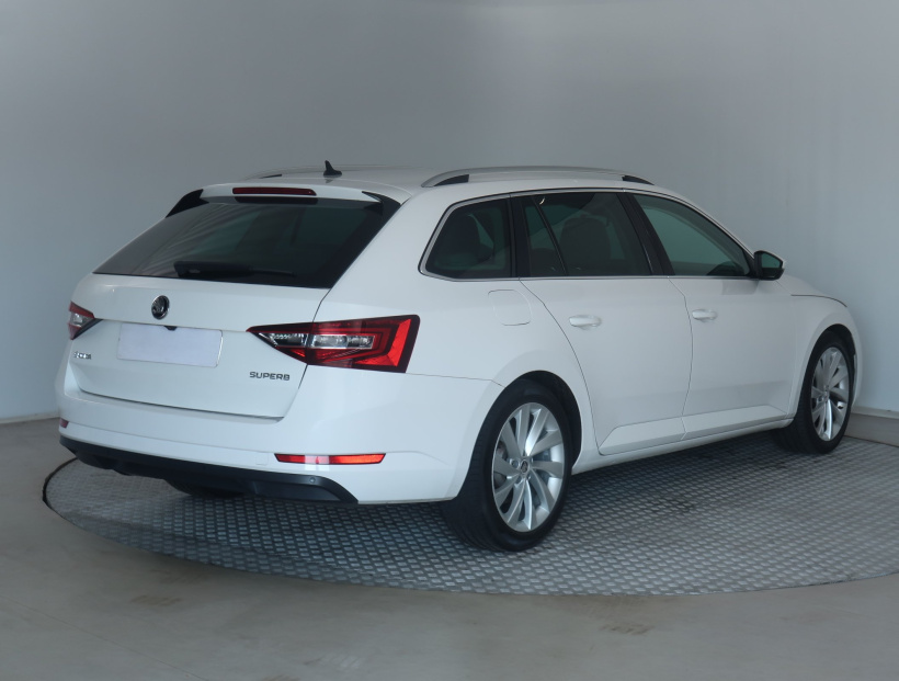 Škoda Superb, 2017