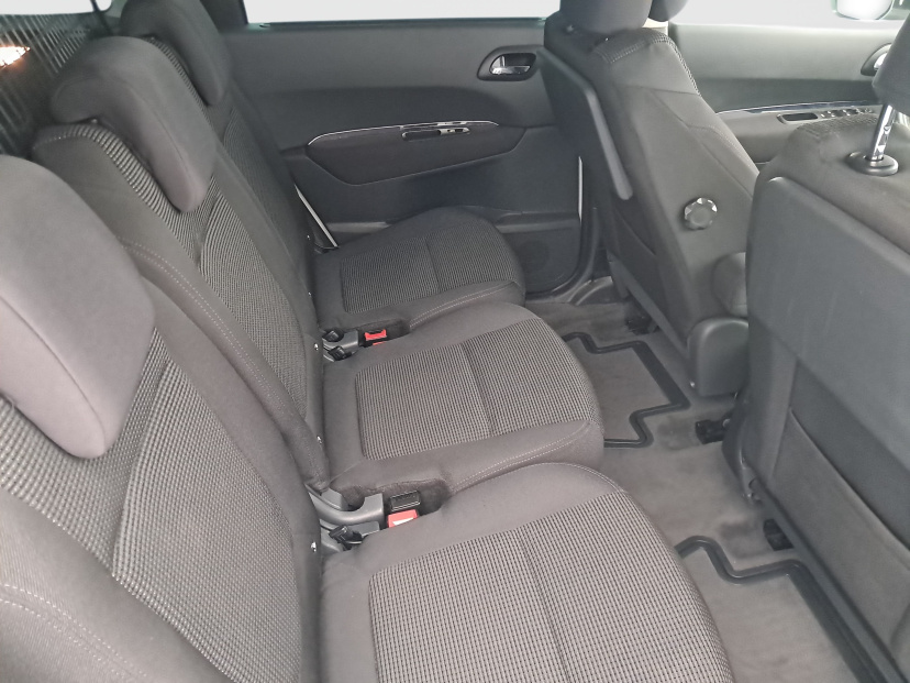 Peugeot 5008, 2011