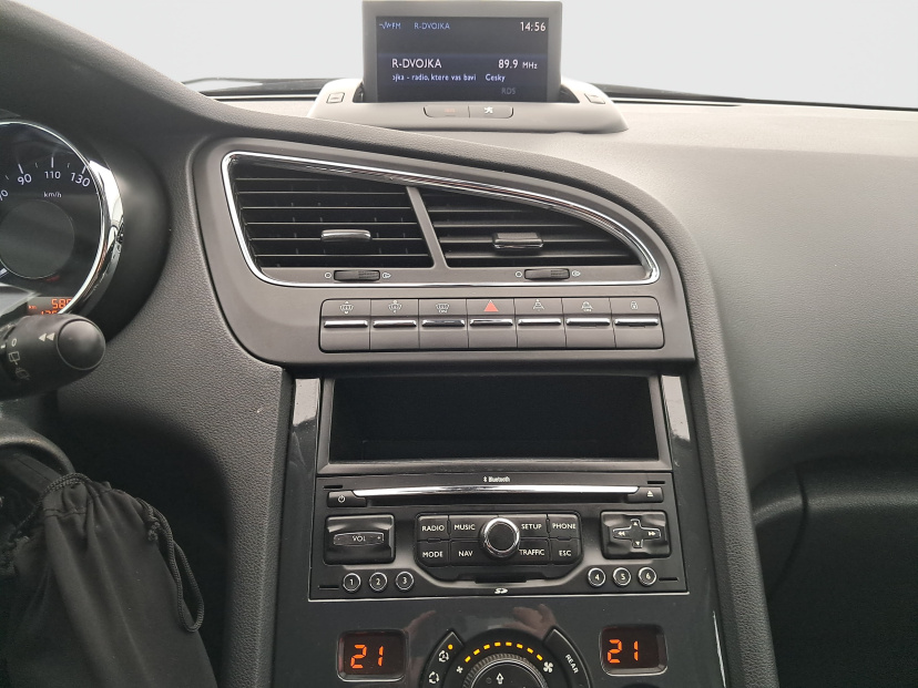 Peugeot 5008, 2011