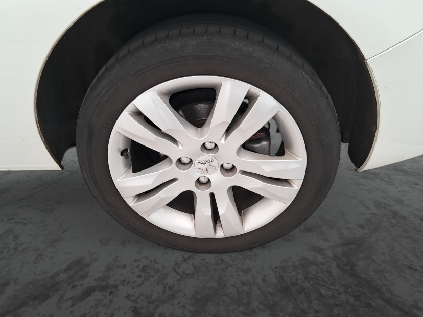 Peugeot 5008, 2011