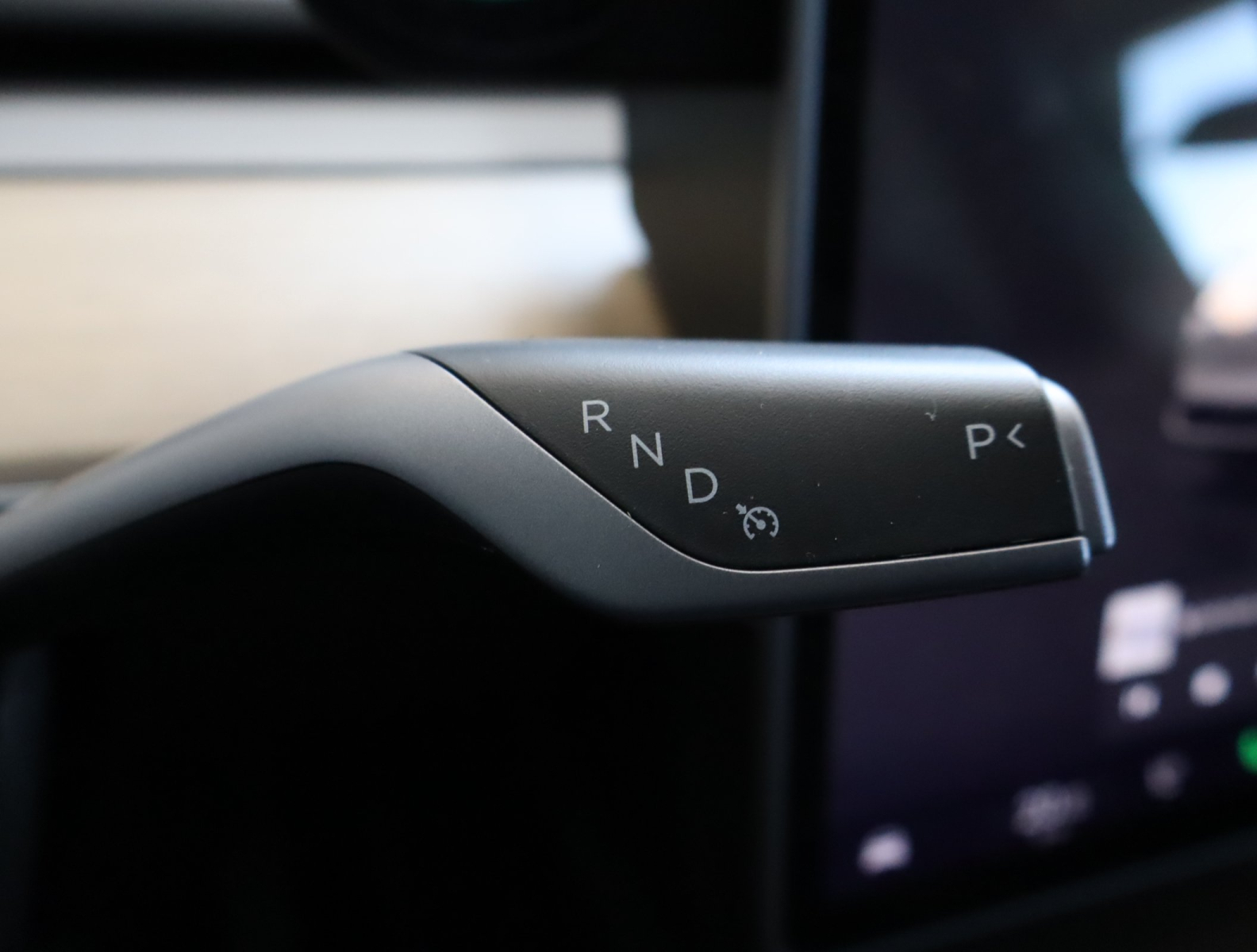 Tesla Model Y - 2024
