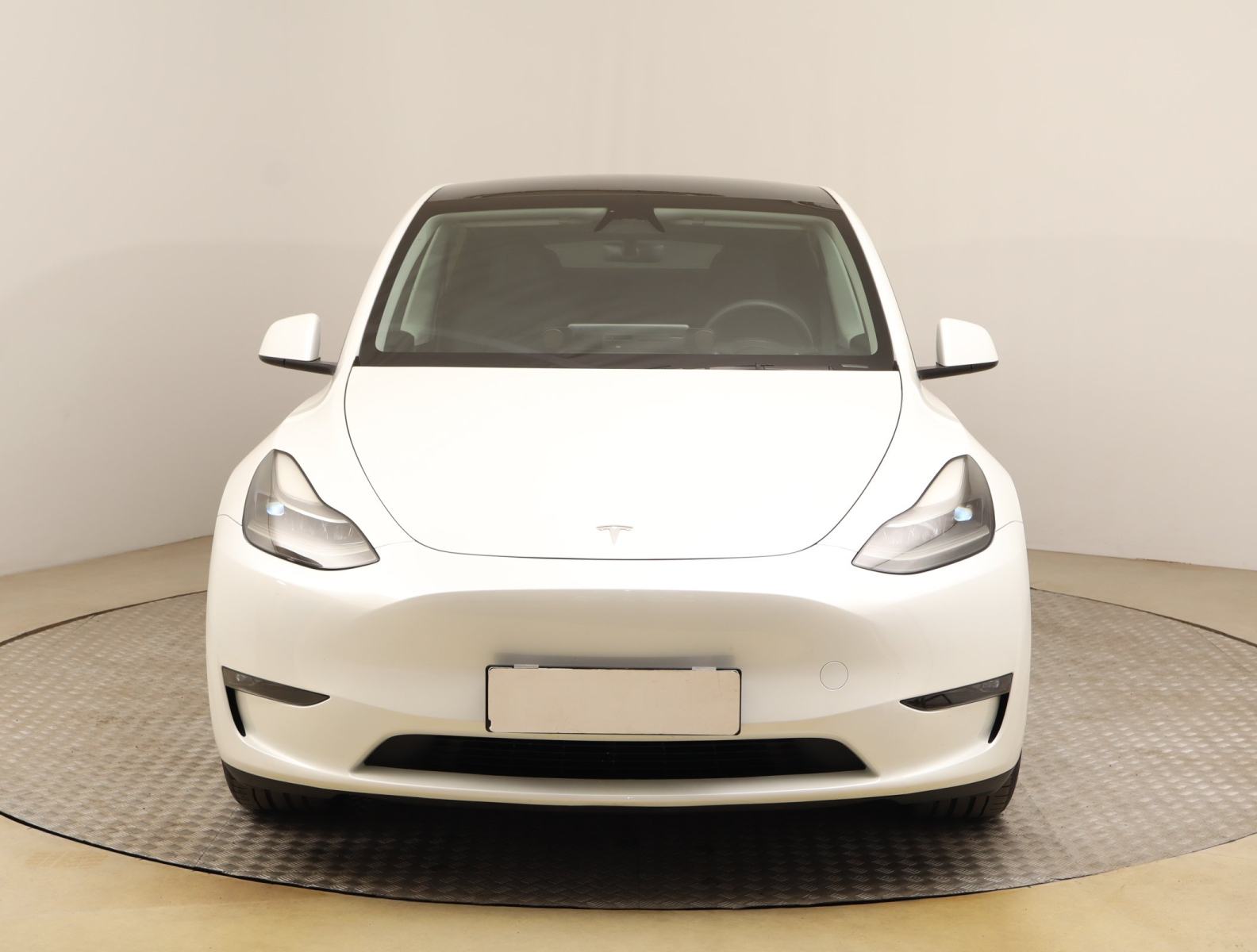 Tesla Model Y - 2024
