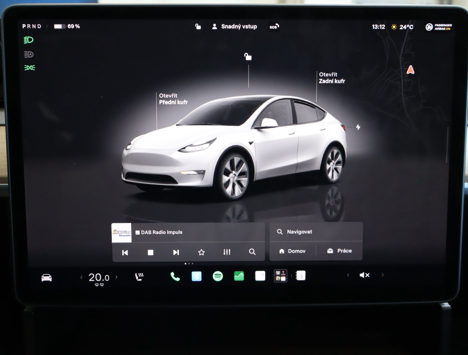 Tesla Model Y - 2024