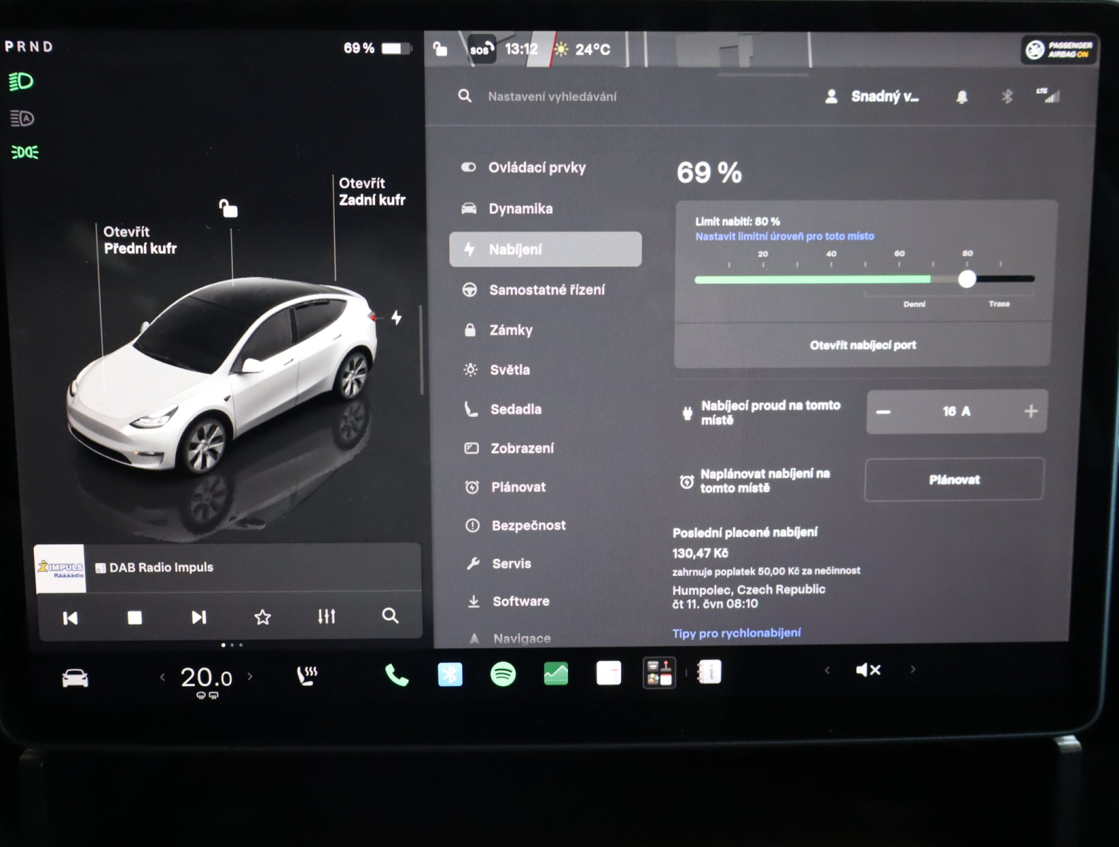 Tesla Model Y - 2024