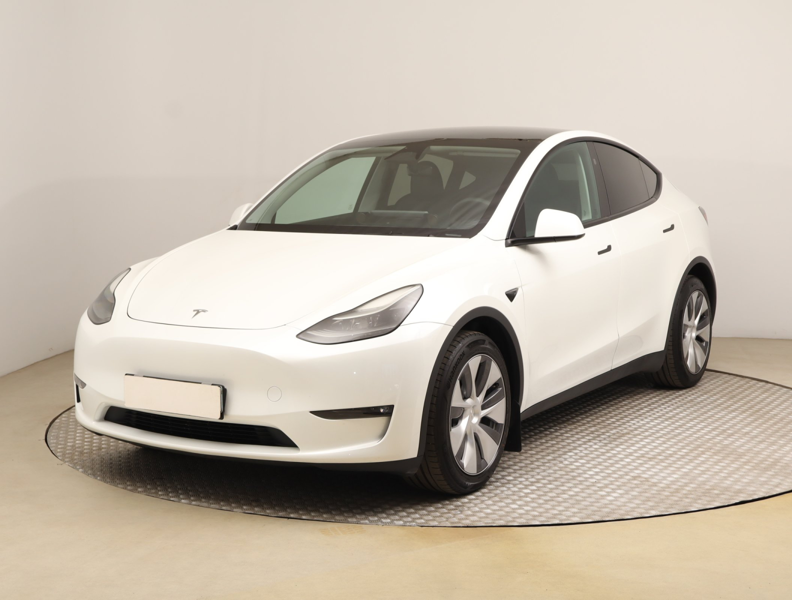 Tesla Model Y - 2024