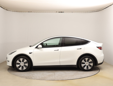 Tesla Model Y - 2024