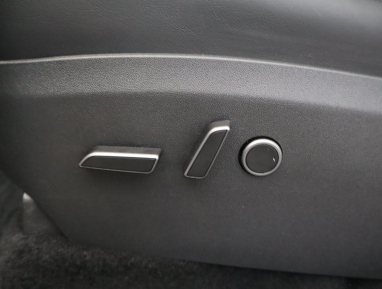 Tesla Model Y - 2024