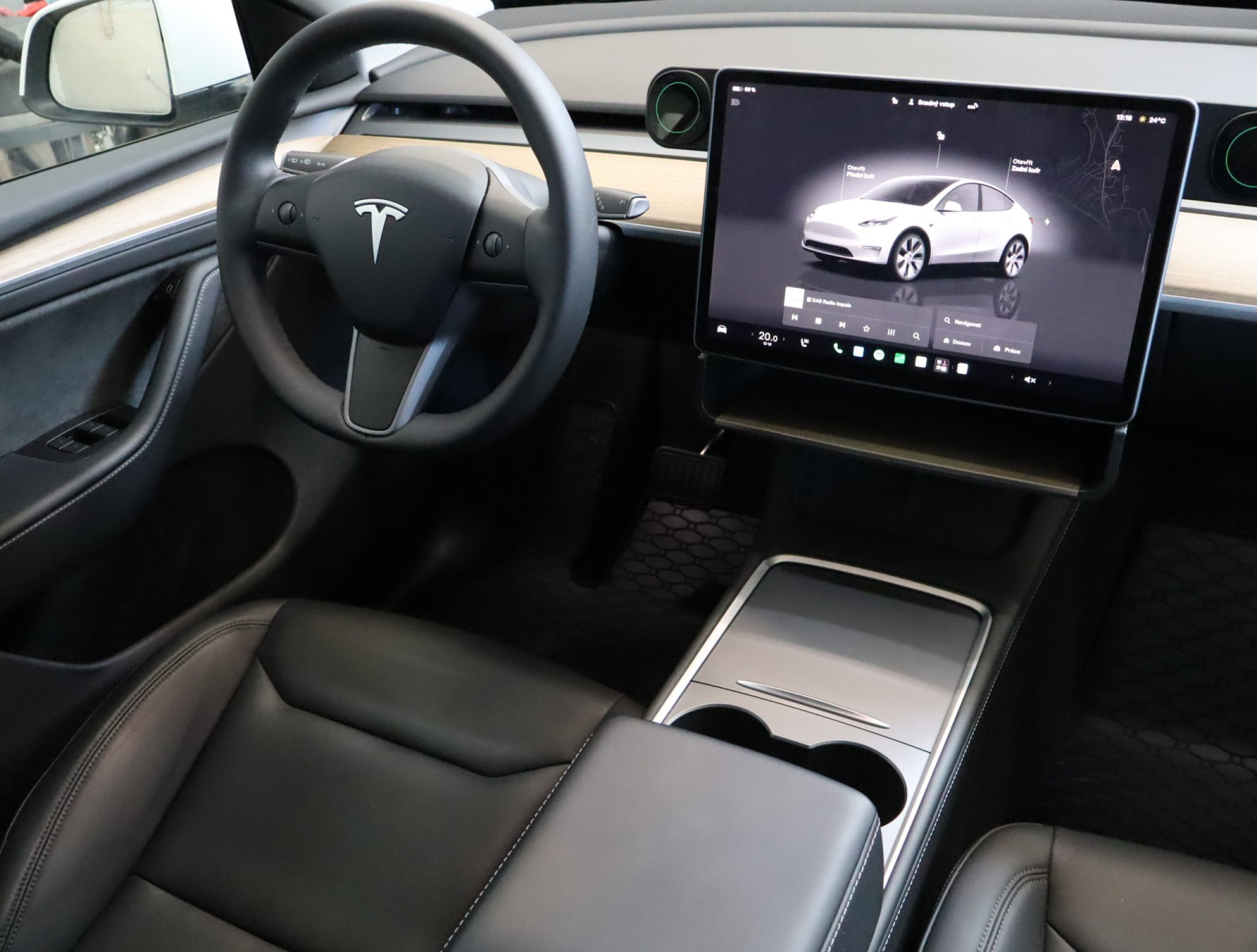 Tesla Model Y Long Range AWD – fotografie 9