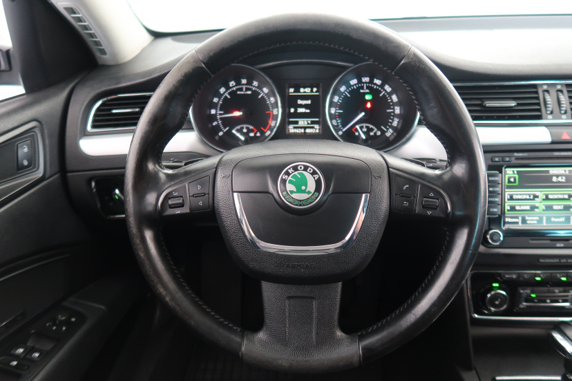 Škoda Superb, 2012