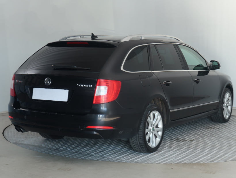 Škoda Superb, 2012