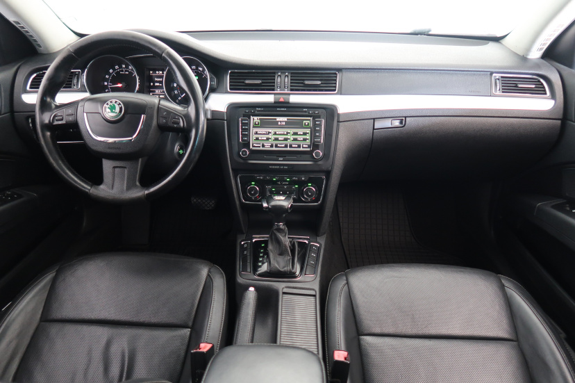 Škoda Superb, 2012