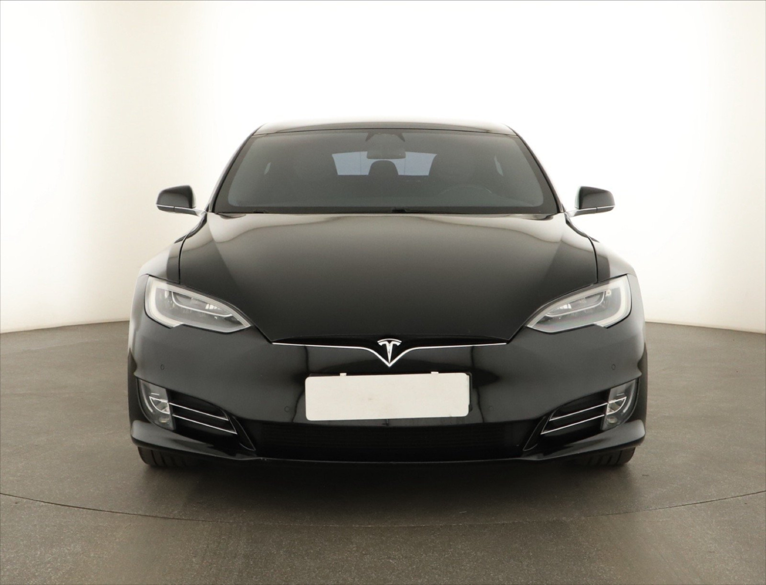 Tesla Model S 100D – fotografie 2