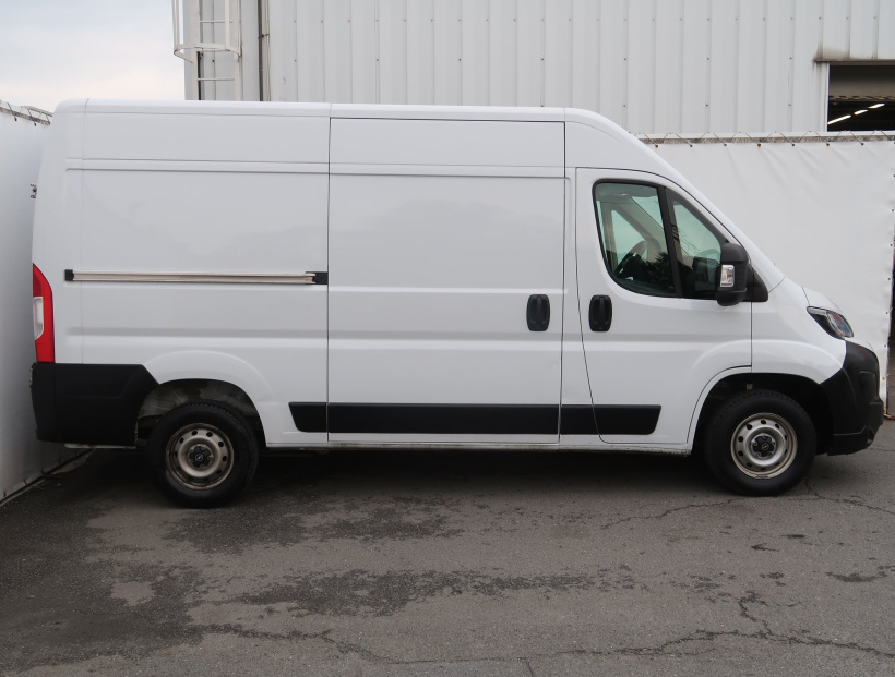Opel Movano, 2024