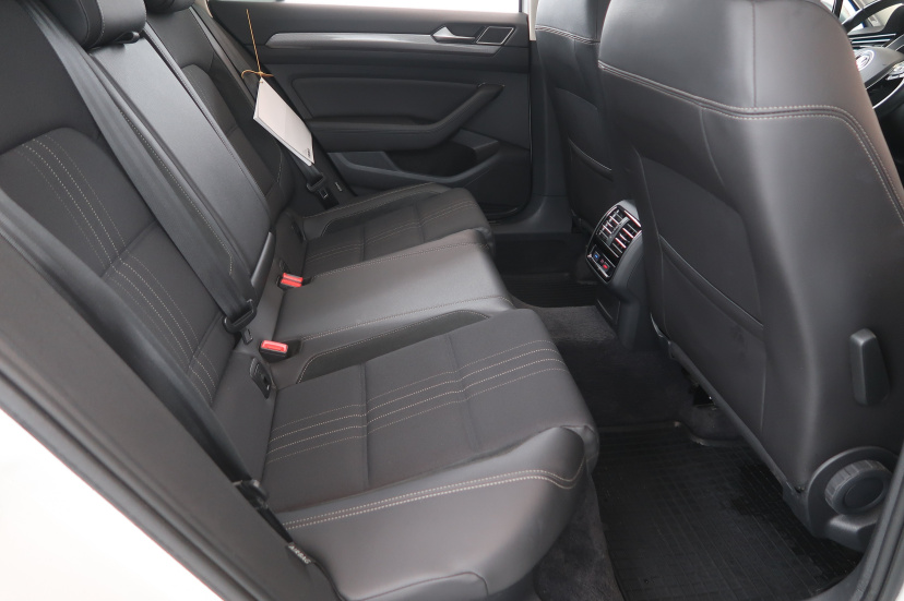 Volkswagen Passat, 2016