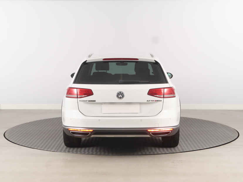 Volkswagen Passat, 2016