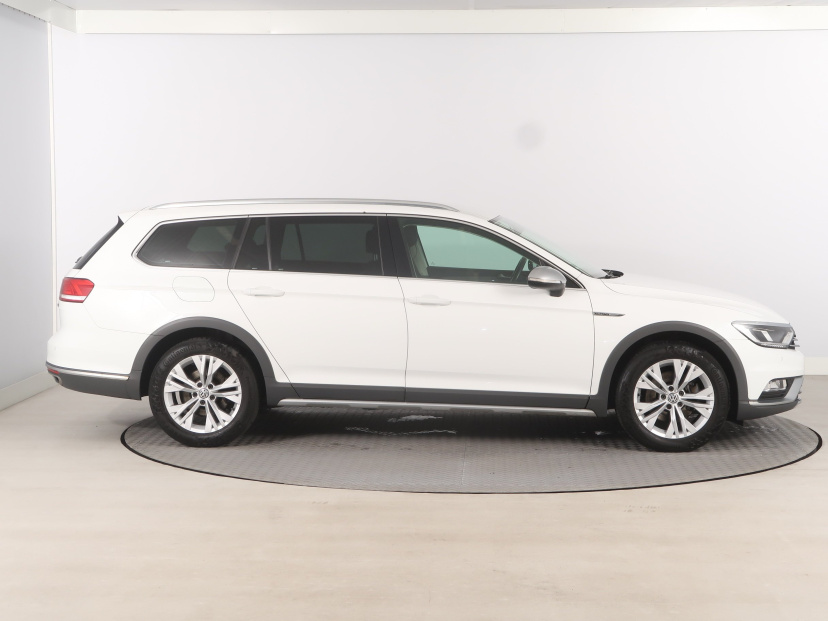 Volkswagen Passat, 2016