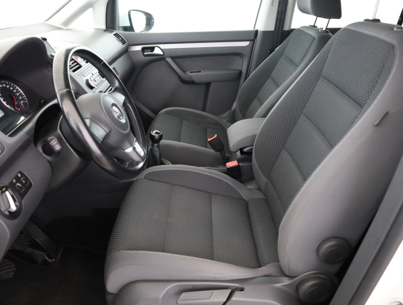 Volkswagen Touran, 2011