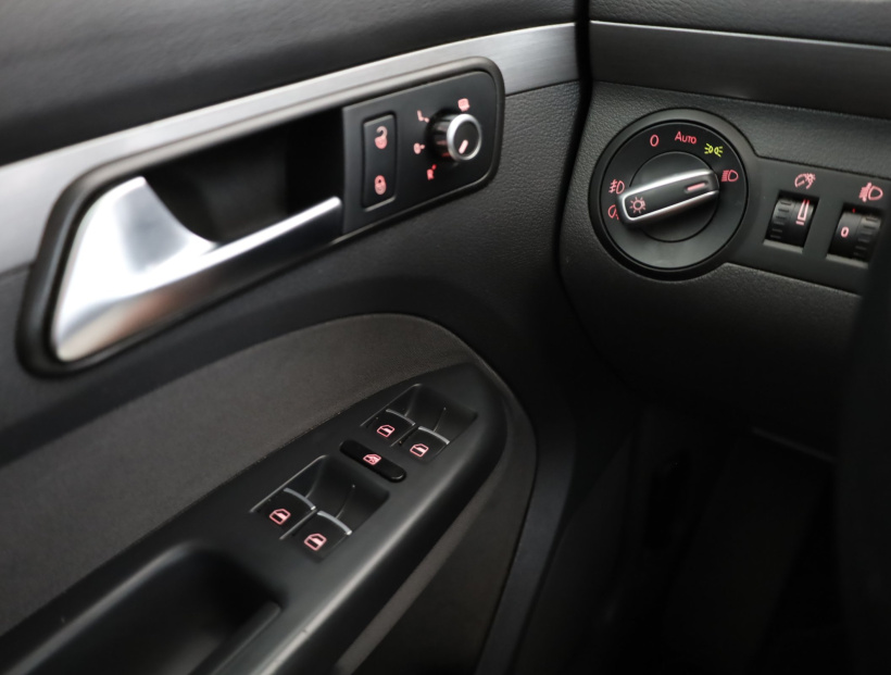 Volkswagen Touran, 2011