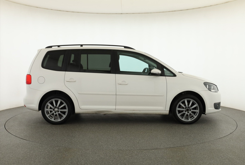 Volkswagen Touran, 2011