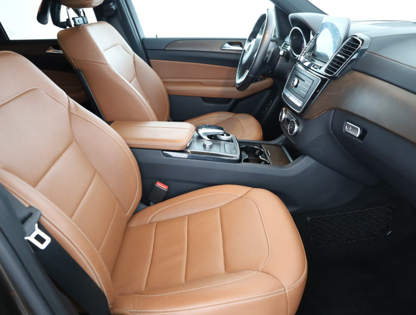 Mercedes-Benz GLE, 2016