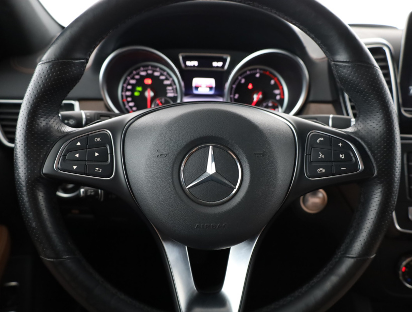 Mercedes-Benz GLE, 2016
