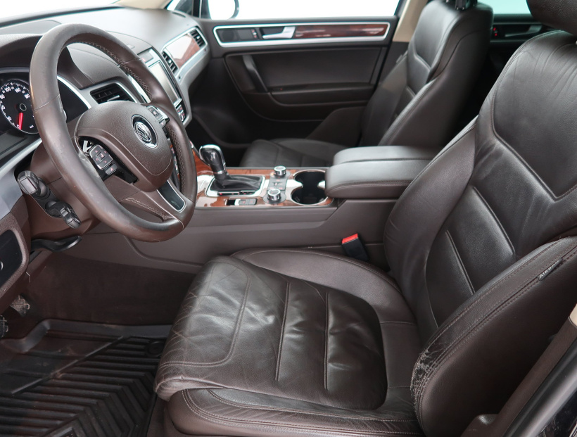 Volkswagen Touareg, 2010