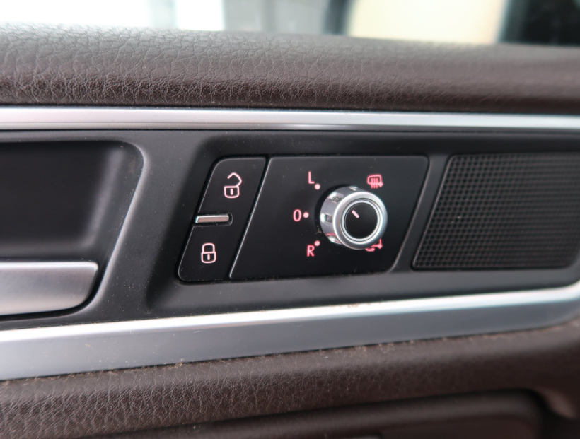 Volkswagen Touareg, 2010
