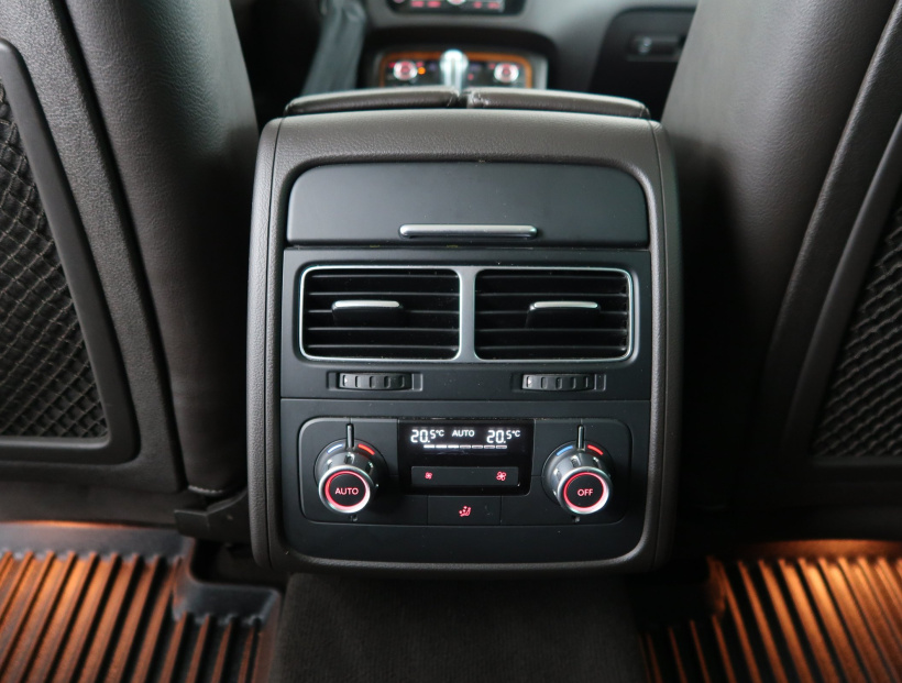 Volkswagen Touareg, 2010