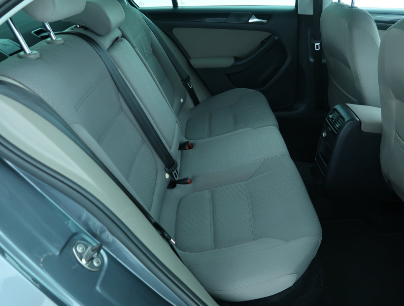 Volkswagen Jetta, 2011