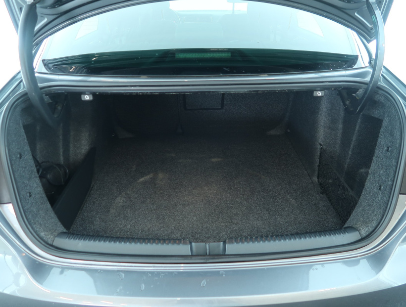 Volkswagen Jetta, 2011