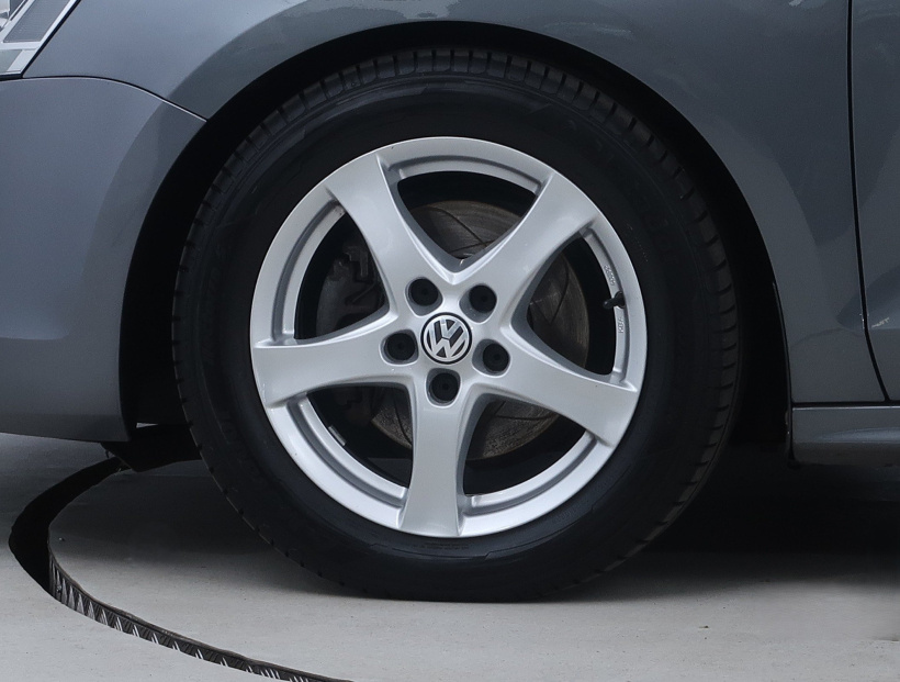 Volkswagen Jetta, 2011