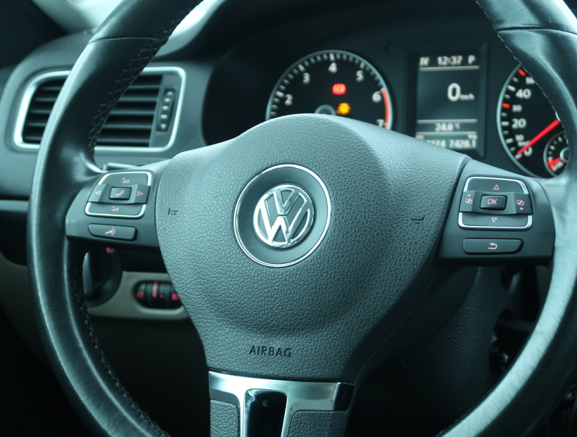 Volkswagen Jetta, 2011