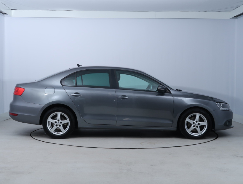 Volkswagen Jetta, 2011