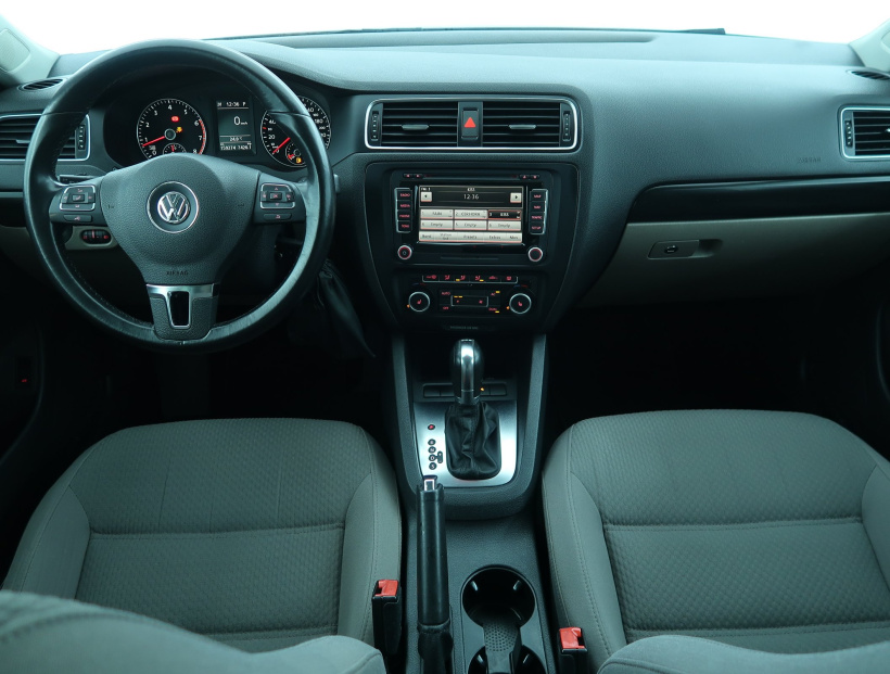 Volkswagen Jetta, 2011