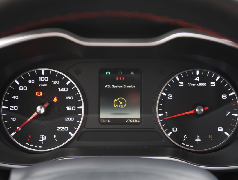 MG ZS SUV, 2024